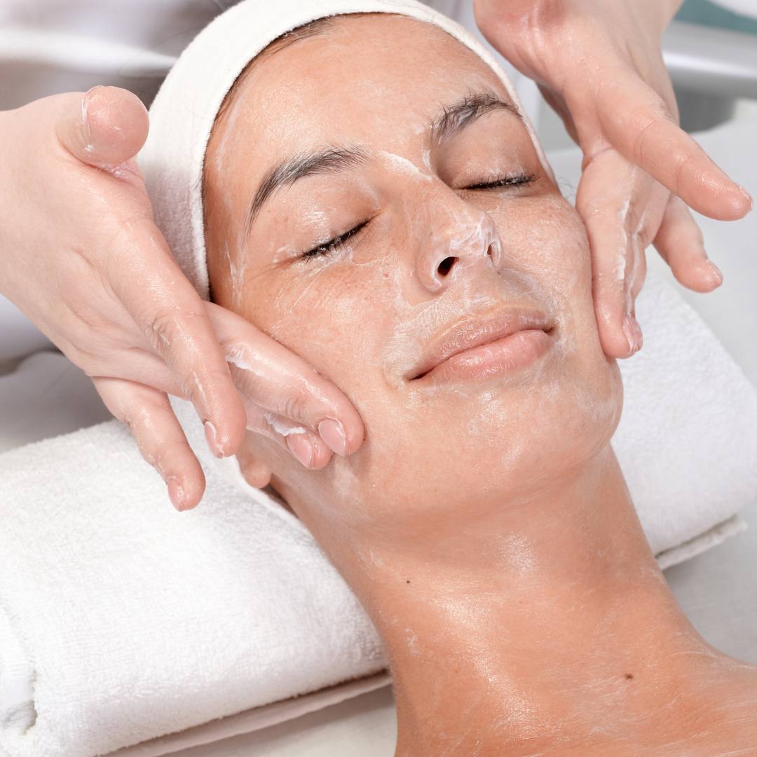 L4 Combined Skin Peeling, Needling & Dermaplaning Course